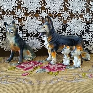 Vintage Rare Dog Family Fingurines